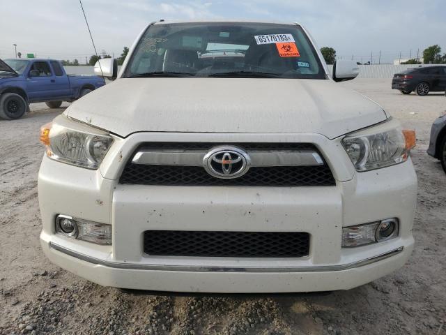 JTEZU5JRXB5025589 - 2011 TOYOTA 4RUNNER SR5 WHITE photo 5