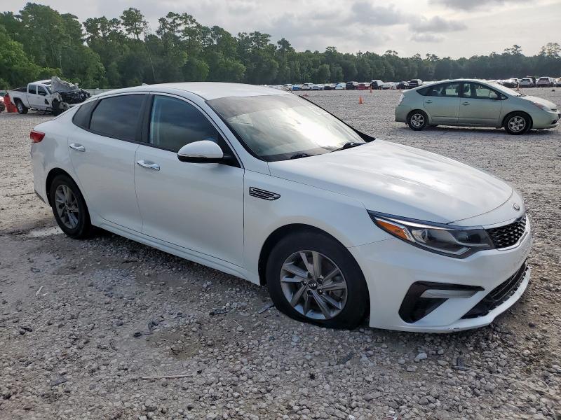 5XXGT4L35KG346114 - 2019 KIA OPTIMA LX WHITE photo 4