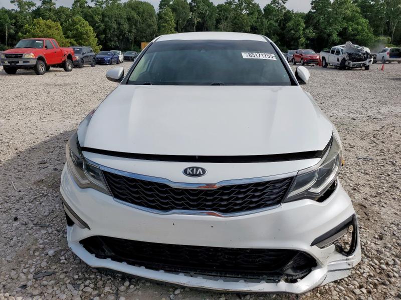 5XXGT4L35KG346114 - 2019 KIA OPTIMA LX WHITE photo 5