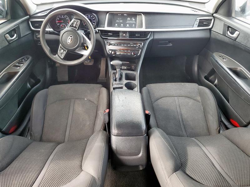 5XXGT4L35KG346114 - 2019 KIA OPTIMA LX WHITE photo 8