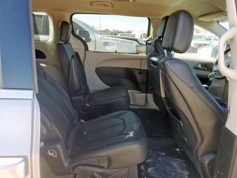 2C4RC1EG2HR722002 - 2017 CHRYSLER PACIFICA TOURING L PLUS SILVER photo 11