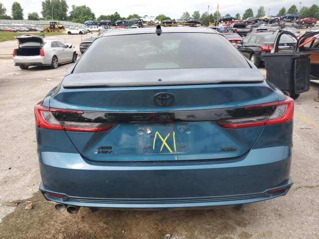 4T1DBADK7SU012943 - 2025 TOYOTA CAMRY XSE Türkis Foto 6