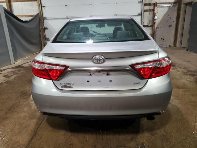 4T1BF1FK1HU326976 - 2017 TOYOTA CAMRY LE SILVER photo 6