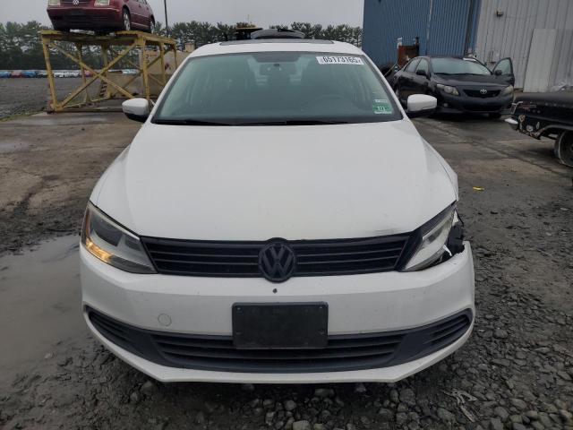 3VWDZ7AJ8BM320574 - 2011 VOLKSWAGEN JETTA SE WHITE photo 5