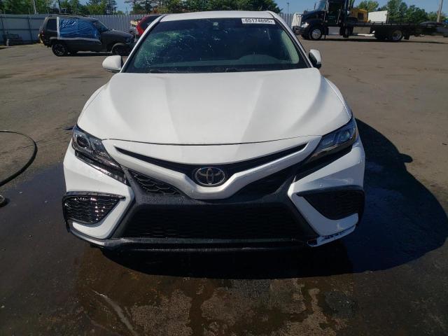4T1G11BK1PU098793 - 2023 TOYOTA CAMRY SE NIGHT SHADE WHITE photo 5