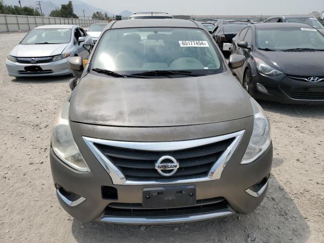 3N1CN7AP2FL838211 - 2015 NISSAN VERSA S TAN photo 5