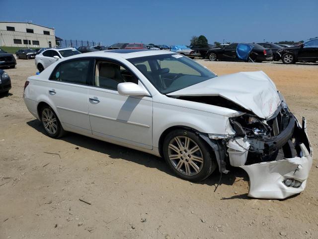 4T1BK36B68U307637 - 2008 TOYOTA AVALON XL WHITE photo 4