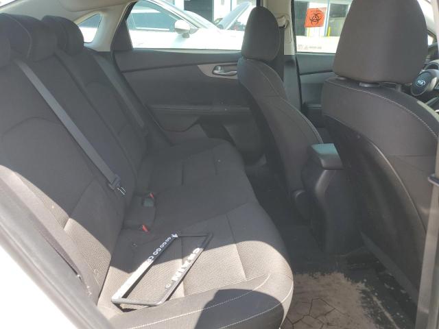 3KPF24ADXKE020201 - 2019 KIA FORTE FE WHITE photo 10