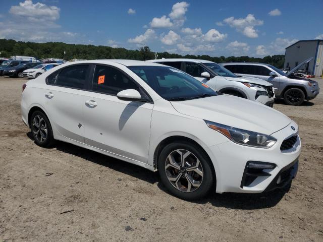 3KPF24ADXKE020201 - 2019 KIA FORTE FE WHITE photo 4