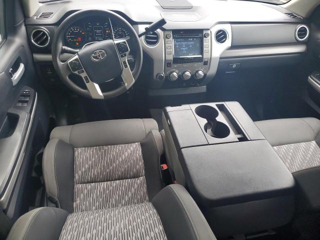 5TFUM5F16JX077824 - 2018 TOYOTA TUNDRA DOUBLE CAB SR/SR5 WHITE photo 8