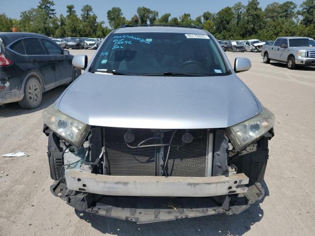 5TDZA3EH5DS031476 - 2013 TOYOTA HIGHLANDER BASE SILVER photo 5