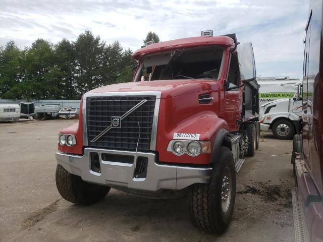 4V5KC9EH2KN904649 - 2019 VOLVO VHD RED photo 2