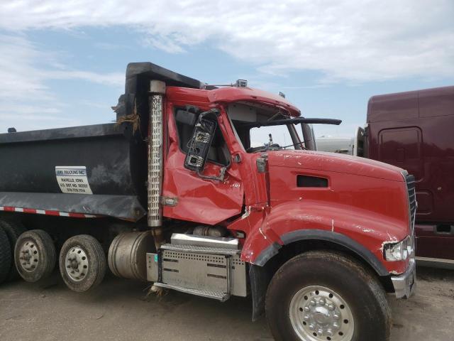 4V5KC9EH2KN904649 - 2019 VOLVO VHD RED photo 9