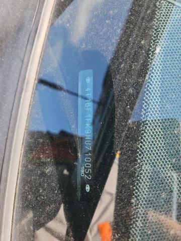 4T1BF1FK9HU710052 - 2017 TOYOTA CAMRY LE ნაცრისფერი ფოტო 12