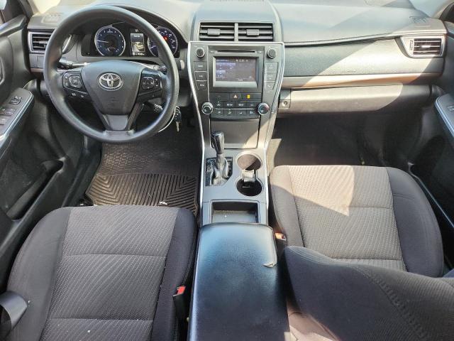 4T1BF1FK9HU710052 - 2017 TOYOTA CAMRY LE ნაცრისფერი ფოტო 8