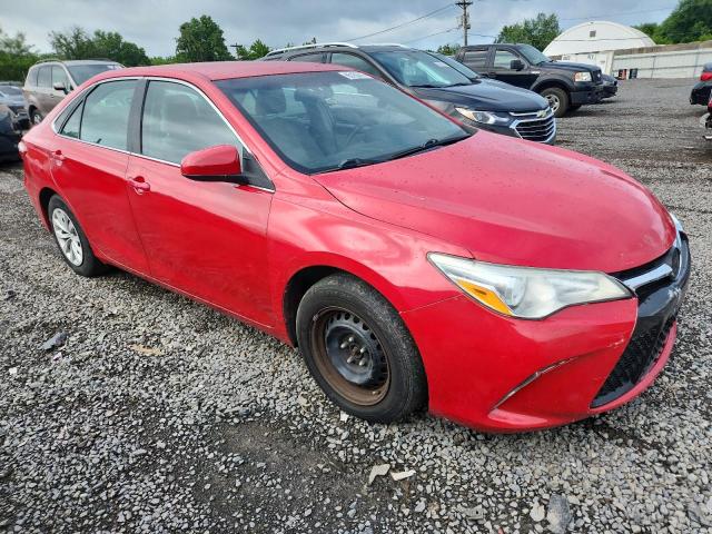 4T4BF1FK3FR469978 - 2015 TOYOTA CAMRY LE RED photo 4
