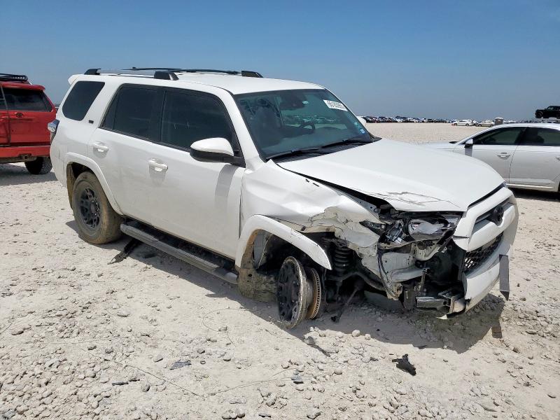 JTEMU5JR1M5859795 - 2021 TOYOTA 4RUNNER SR5/SR5 PREMIUM WHITE photo 4