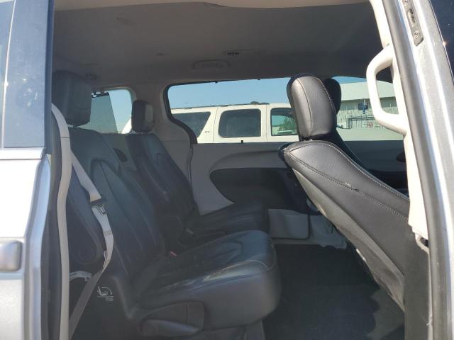 2C4RC1EG8JR100638 - 2018 CHRYSLER PACIFICA TOURING L PLUS SILVER photo 11