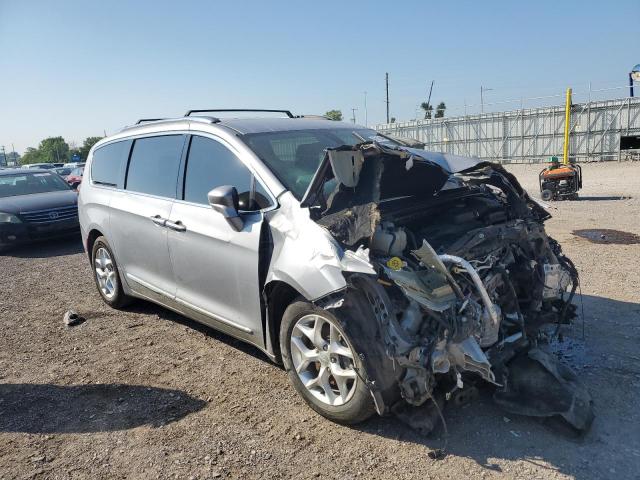 2C4RC1EG8JR100638 - 2018 CHRYSLER PACIFICA TOURING L PLUS SILVER photo 4