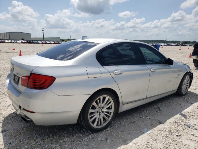 WBAFU9C56BC784578 - 2011 BMW 550 XI SILVER photo 3