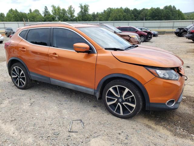 JN1BJ1CR1HW111142 - 2017 NISSAN ROGUE SPOR S ORANGE photo 4