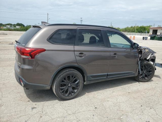 JA4AZ3A33JZ067803 - 2018 MITSUBISHI OUTLANDER SE BROWN photo 3