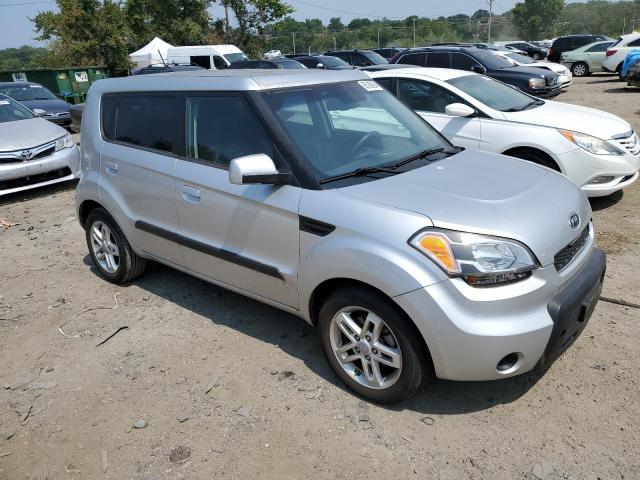 KNDJT2A24A7168482 - 2010 KIA SOUL + SILVER photo 4