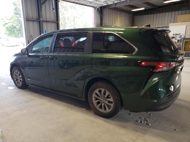 5TDKRKECXMS001351 - 2021 TOYOTA SIENNA LE GREEN photo 2