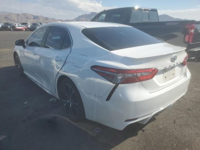 4T1B11HK1JU572072 - 2018 TOYOTA CAMRY L WHITE photo 2