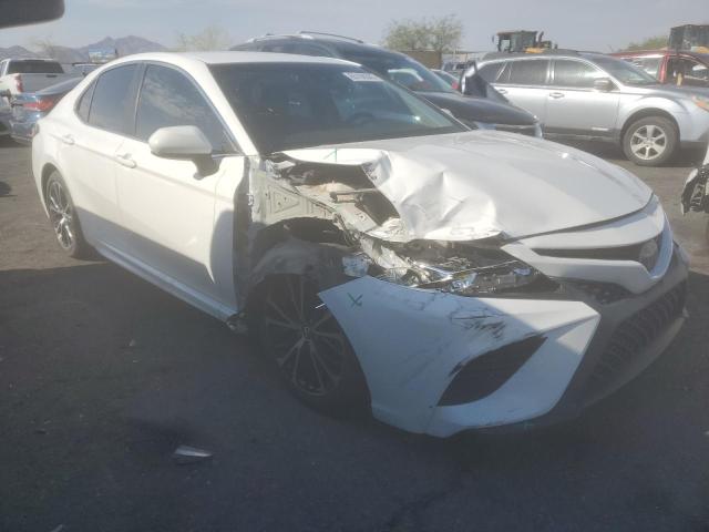 4T1B11HK1JU572072 - 2018 TOYOTA CAMRY L WHITE photo 4