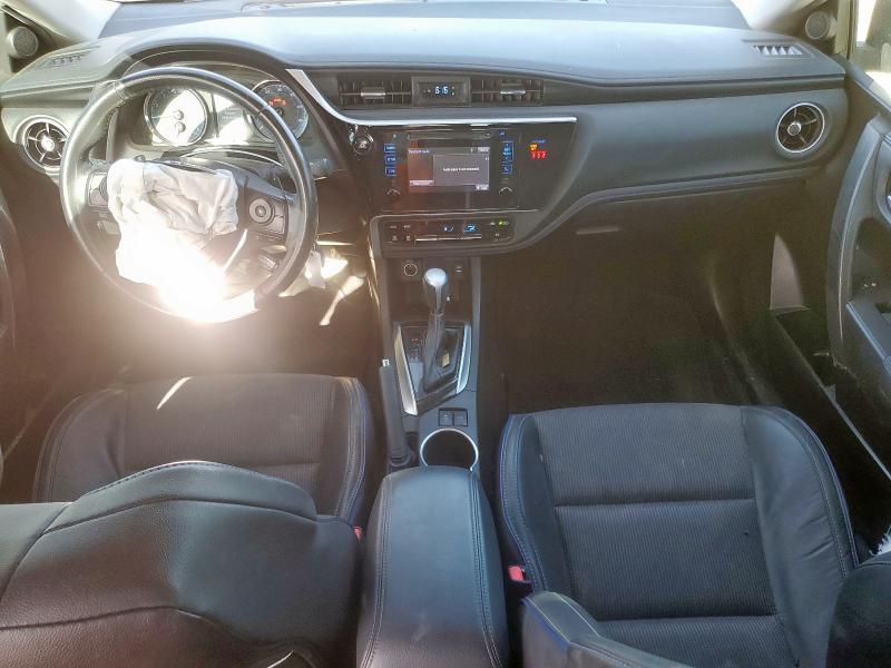 5YFBURHE5JP846553 - 2018 TOYOTA COROLLA L GRAY photo 8