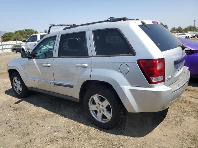 1J8GR48K07C596455 - 2007 JEEP GRAND CHER LAREDO SILVER photo 2