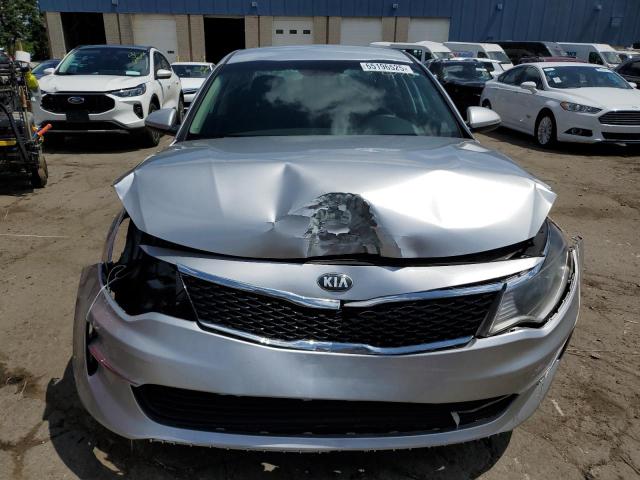 5XXGT4L35JG207776 - 2018 KIA OPTIMA LX Silber Foto 5