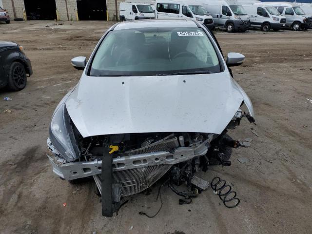 1FADP3N28HL222892 - 2017 FORD FOCUS TITANIUM SILVER photo 5