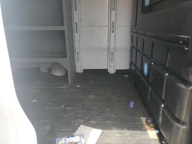 1GCWGBFP3J1280577 - 2018 CHEVROLET EXPRESS G2 WHITE photo 19