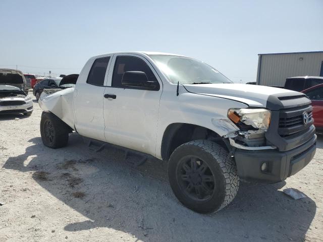 5TFRM5F17FX085525 - 2015 TOYOTA TUNDRA DOUBLE CAB SR/SR5 WHITE photo 4