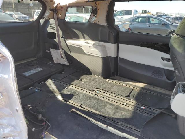 KNDNE5H36P6198321 - 2023 KIA CARNIVAL SX GRAY photo 11