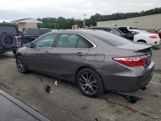4T1BF1FK2HU656285 - 2017 TOYOTA CAMRY LE GRAY photo 2