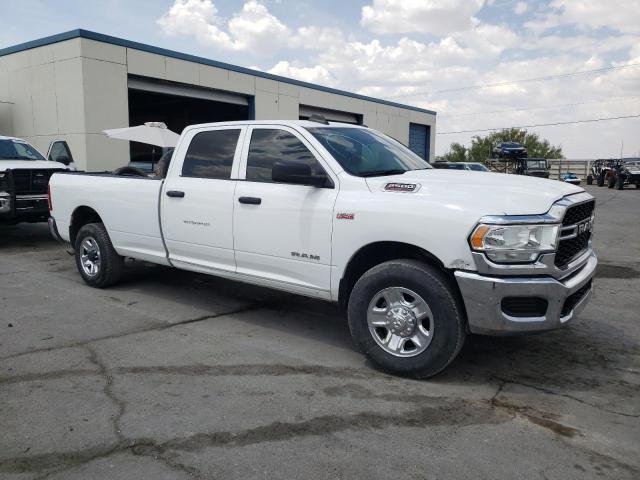 3C6UR4HJ5NG117563 - 2022 RAM 2500 TRADESMAN WHITE photo 4