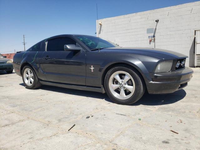 1ZVHT80N275276985 - 2007 FORD MUSTANG GRAY photo 4