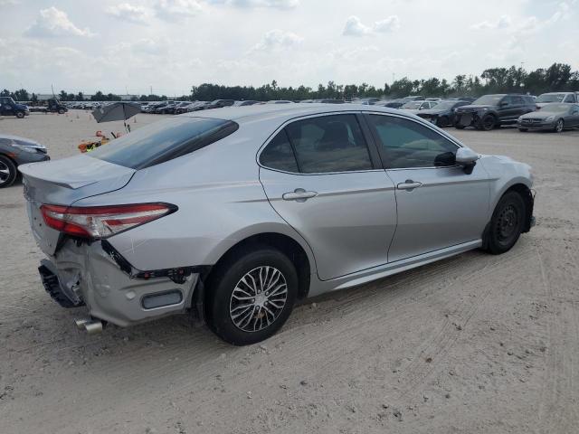 4T1B11HK1JU078892 - 2018 TOYOTA CAMRY L SILVER photo 3