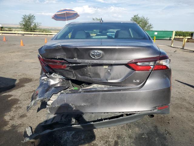 4T1R11AK6NU671436 - 2022 TOYOTA CAMRY LE CHARCOAL photo 6