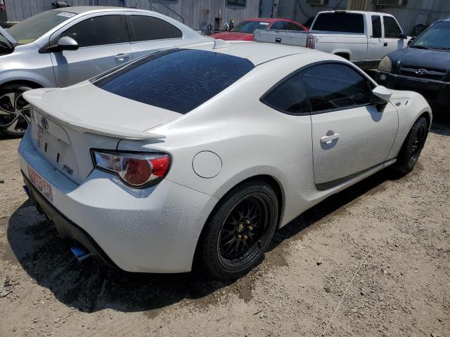 JF1ZNAA1XG8702690 - 2016 TOYOTA SCION FR-S WHITE photo 3