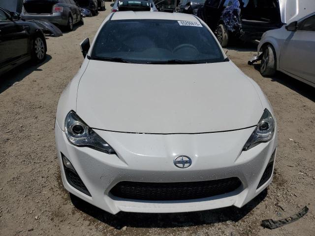 JF1ZNAA1XG8702690 - 2016 TOYOTA SCION FR-S WHITE photo 5
