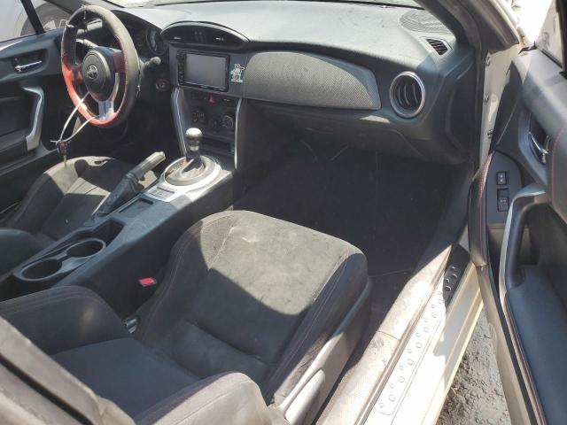 JF1ZNAA1XG8702690 - 2016 TOYOTA SCION FR-S WHITE photo 8