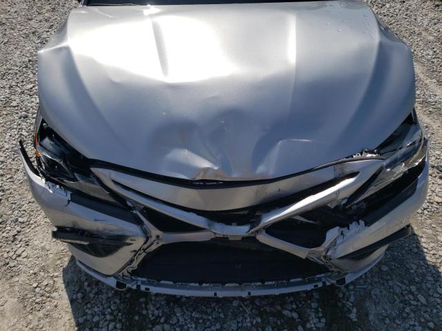 4T1G11AK5PU762854 - 2023 TOYOTA CAMRY SE NIGHT SHADE SILVER photo 11