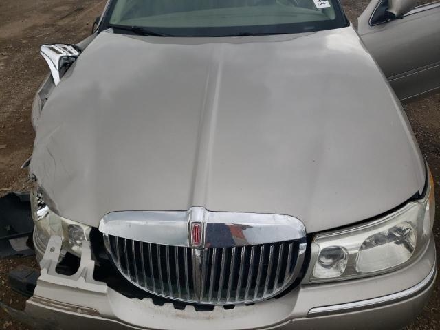 1LNHM81W31Y732047 - 2001 LINCOLN TOWN CAR EXECUTIVE BEIGE photo 11