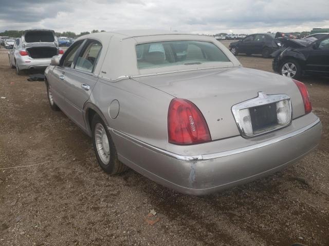 1LNHM81W31Y732047 - 2001 LINCOLN TOWN CAR EXECUTIVE BEIGE photo 2