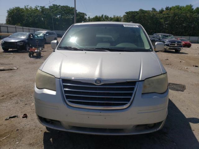 2A8HR54P68R671759 - 2008 CHRYSLER TOWN & COU TOURING 银色 照片 5
