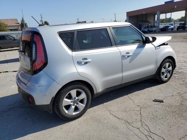 KNDJN2A25J7608901 - 2018 KIA SOUL SILVER photo 3